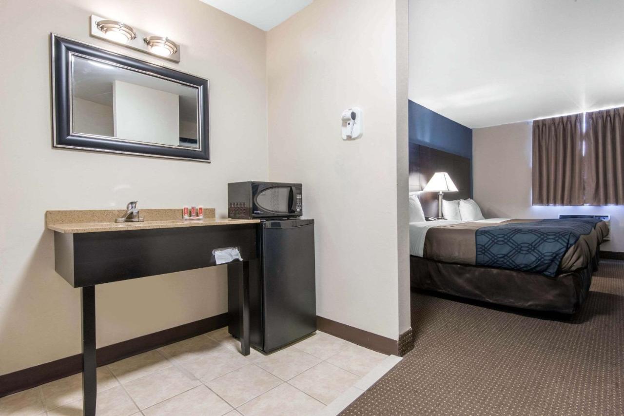 Econo Lodge Σάντμπερι Εξωτερικό φωτογραφία